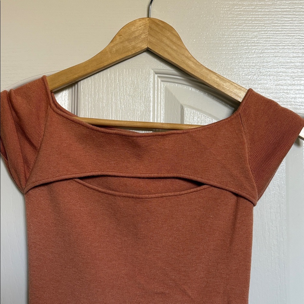 Small - NWOT - One Grey Day - Rust Off-Shoulder Midi Dress